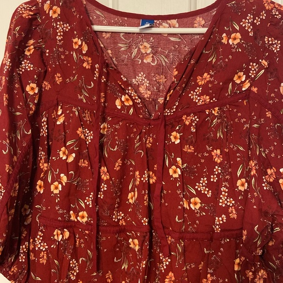 Old Navy Flowy Top - Picture 3 of 6